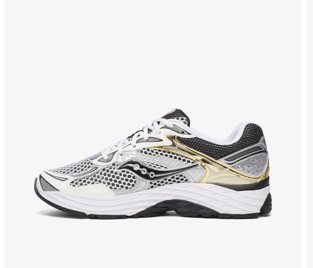 saucony progrid omni 9
– silver gold