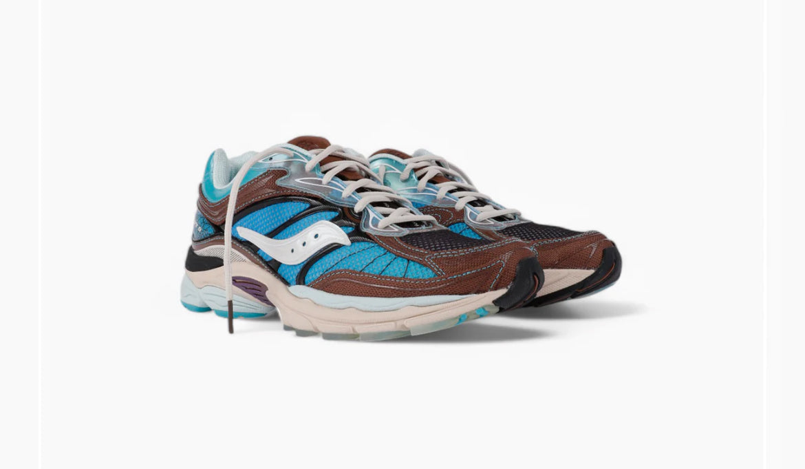 SAUCONY
X FOOTPATROL PROGRID OMNI 9 BLUE BROWN