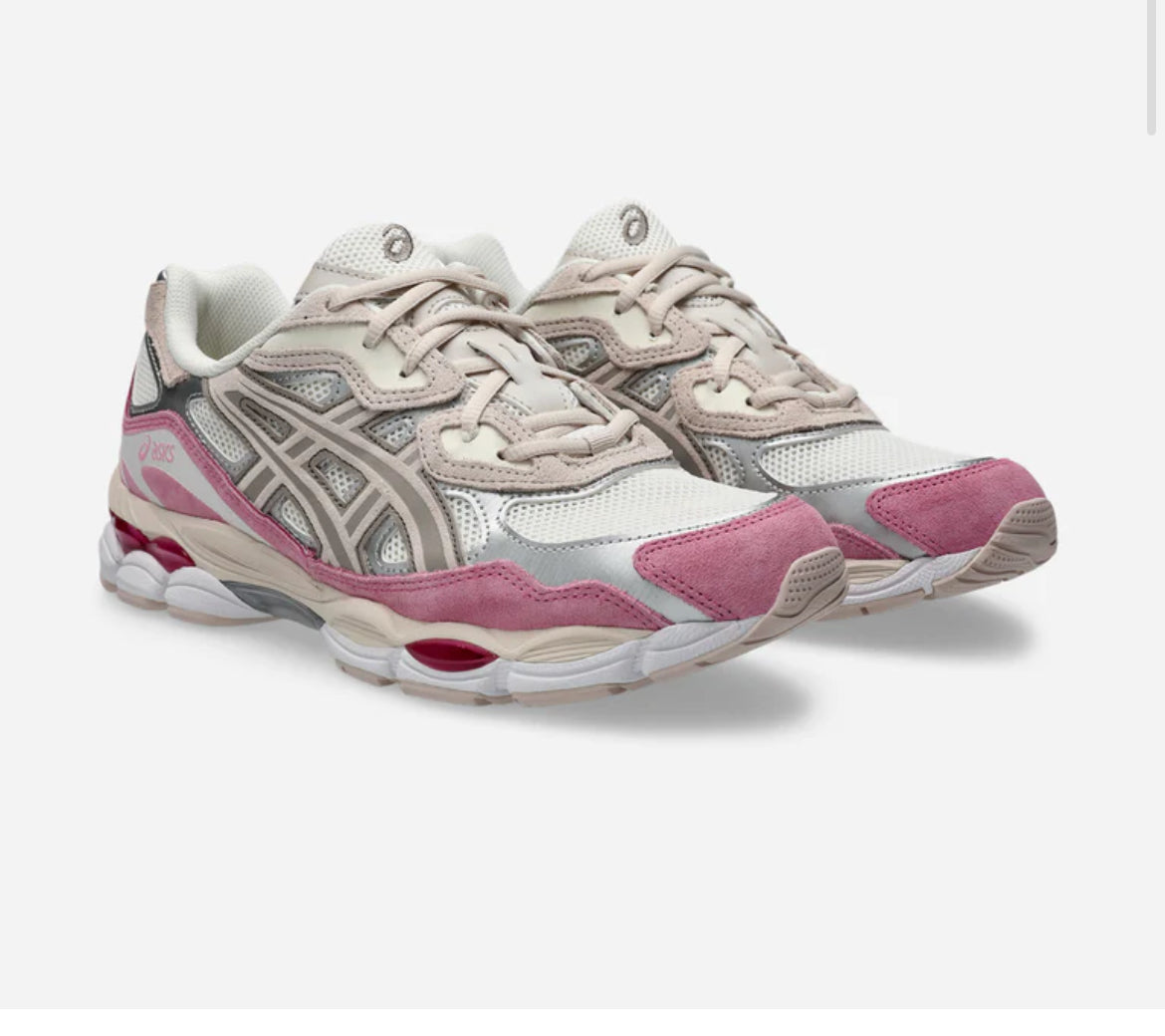 ASICS SportStyle
GEL-NYC
CREAM/MINERAL BEIGE