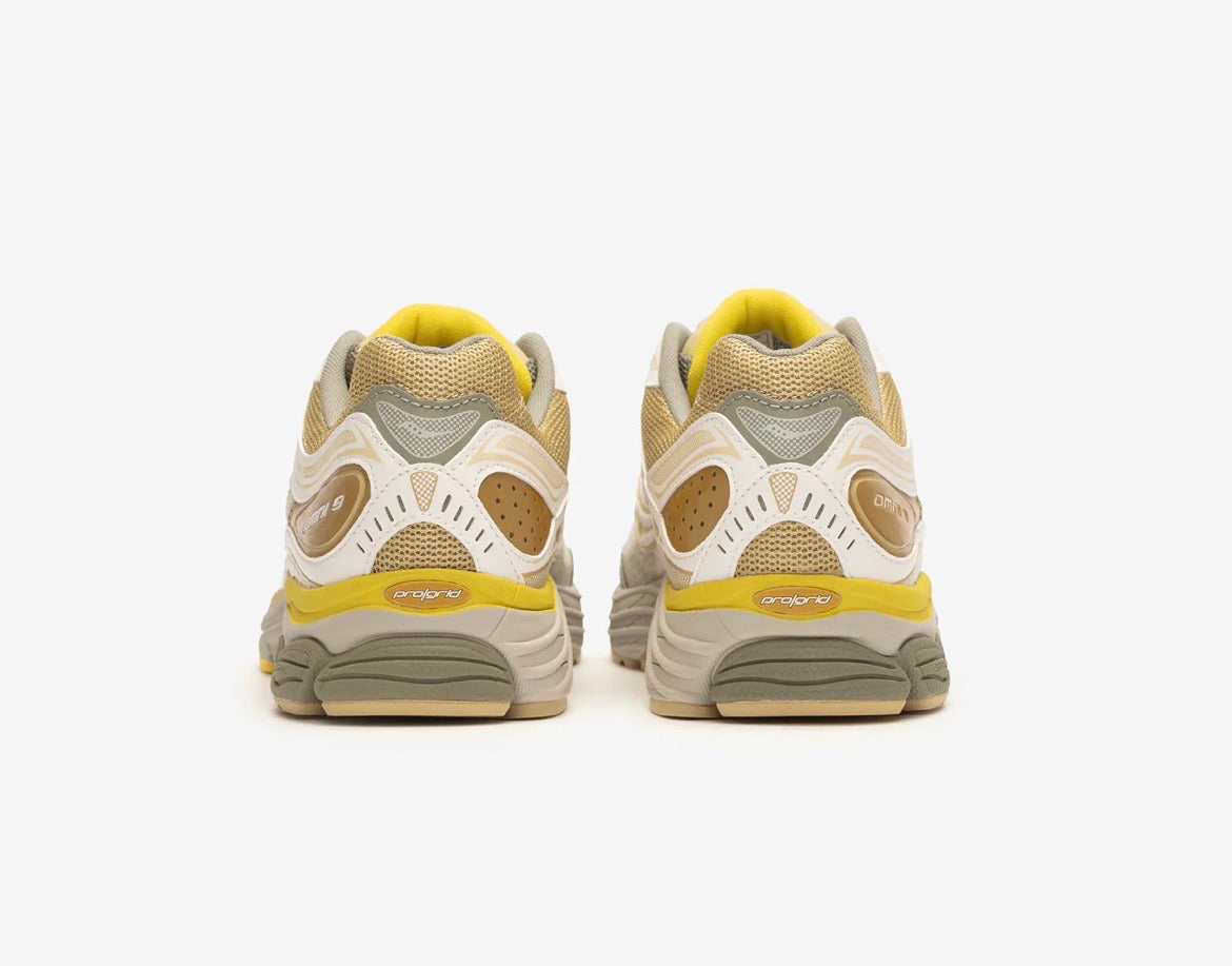 SAUCONY PRO GRID OMNI 9
Ivory / Moss