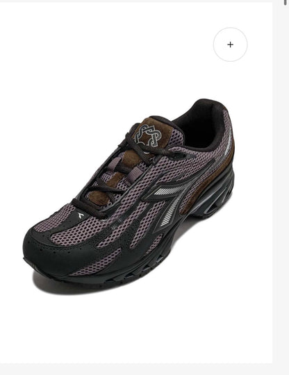 Diadora mythos black