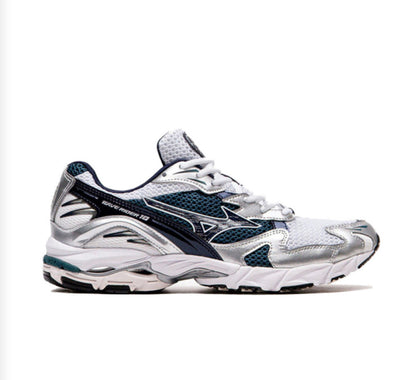 BASKETS MIZUNO WAVE RIDER 10 VERTES ET ARGENTÉES –
