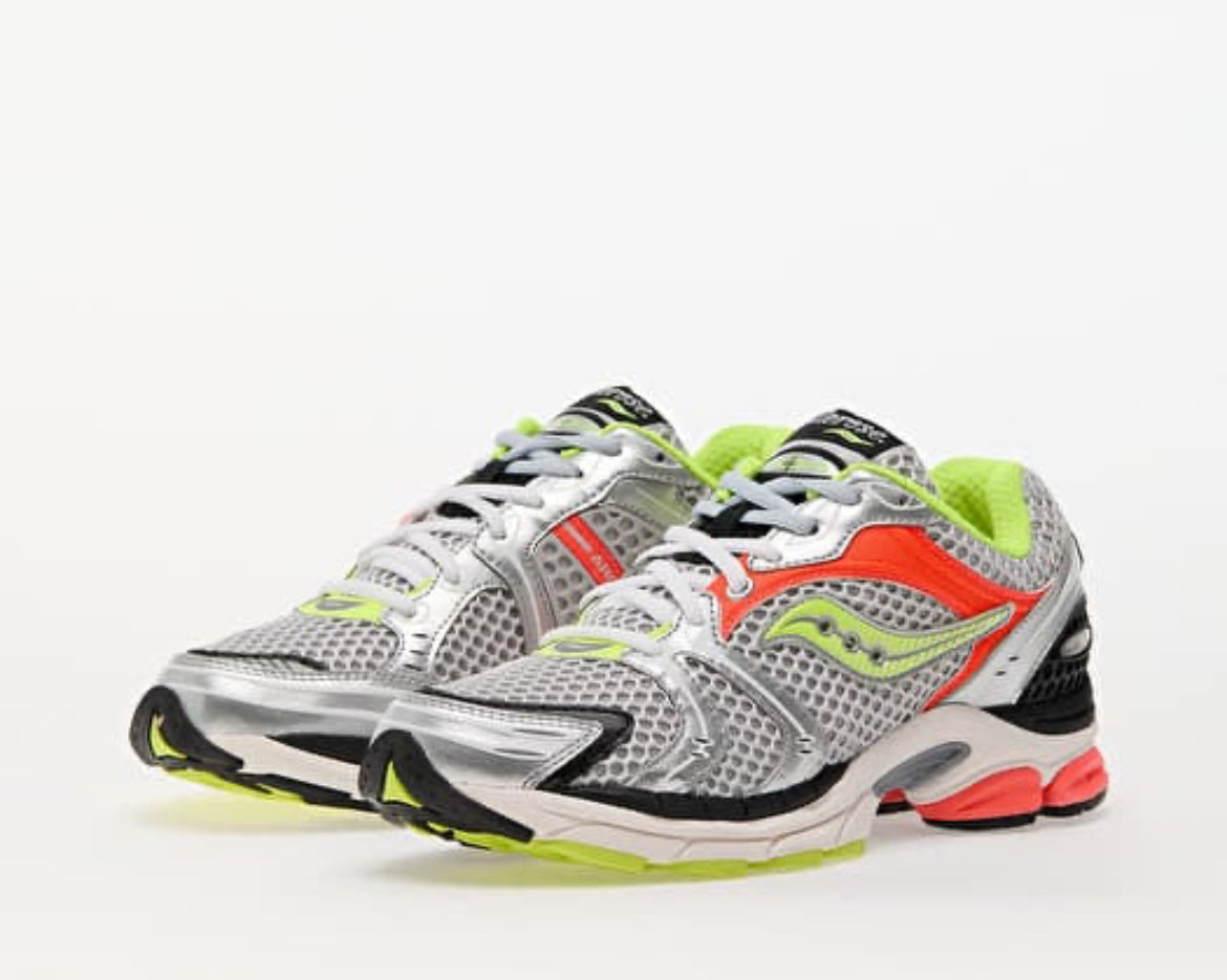 Saucony x Bellerose - Pro Grid Triumph 4 (Silver Fluo)