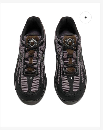 Diadora mythos black
