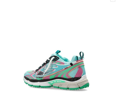 Off white  be right back