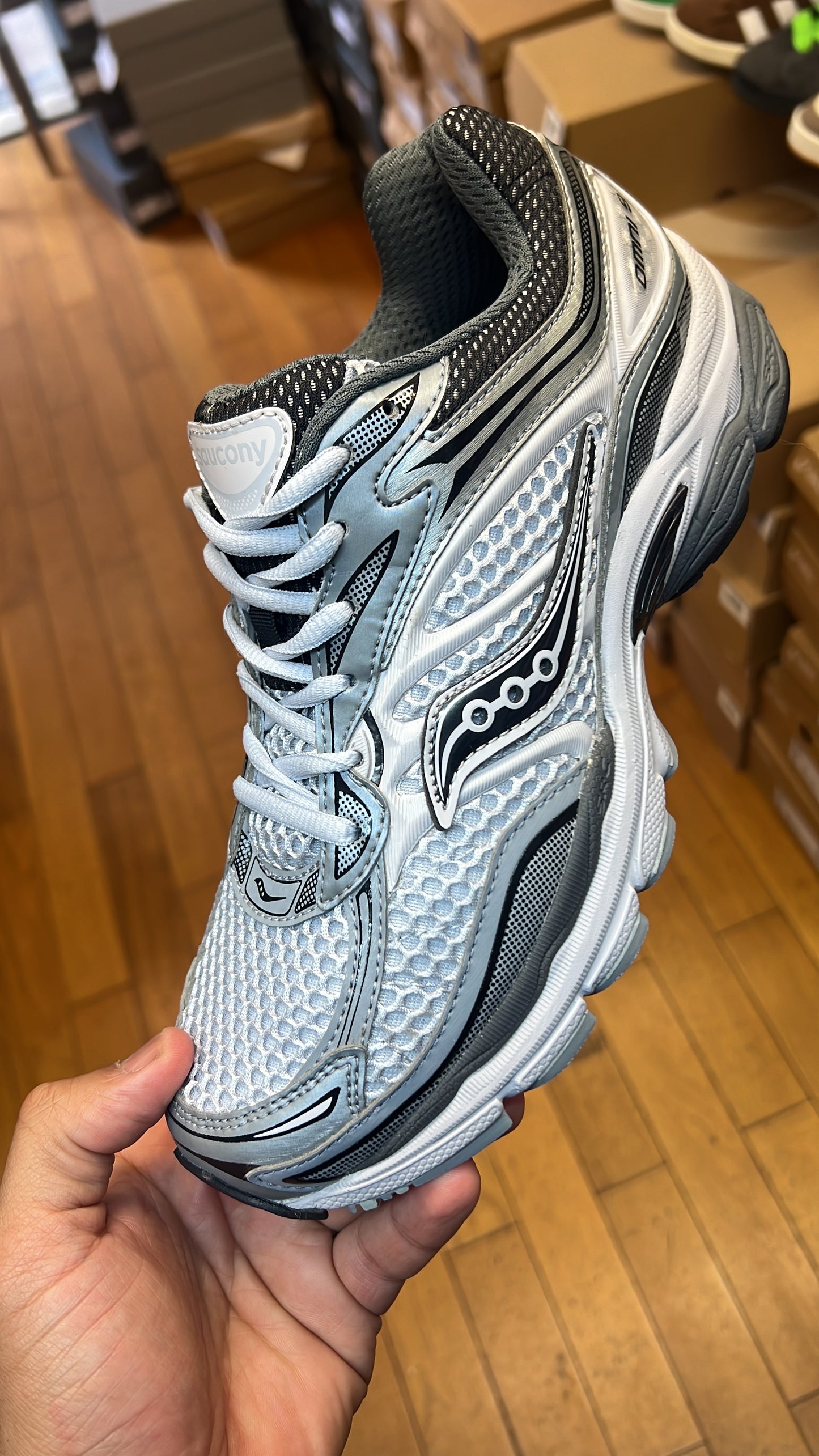 Saucony Progrid 9 gris