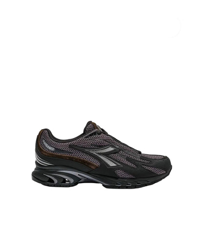 Diadora mythos black