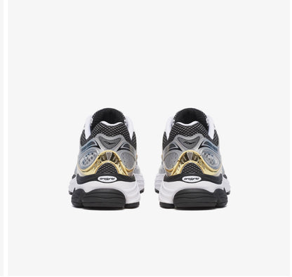 Saucony ProGrid Omni 9
 – argent or